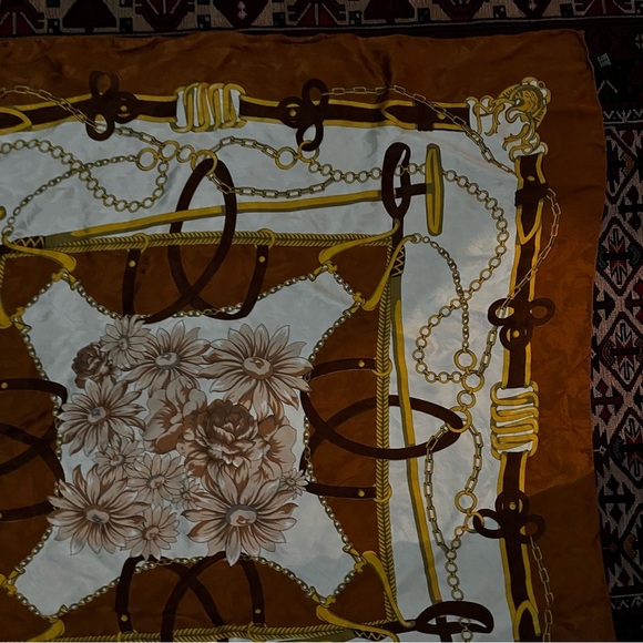 Vintage 💯 silk Hand rolled Italian equestrian print scarf - Picture 3 of 8